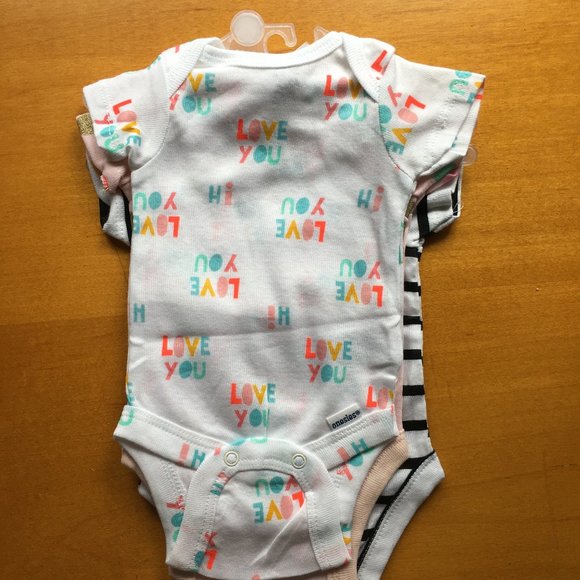 Gerber "Hello" Pink Onesies - PREEMIE - Picture 2 of 3